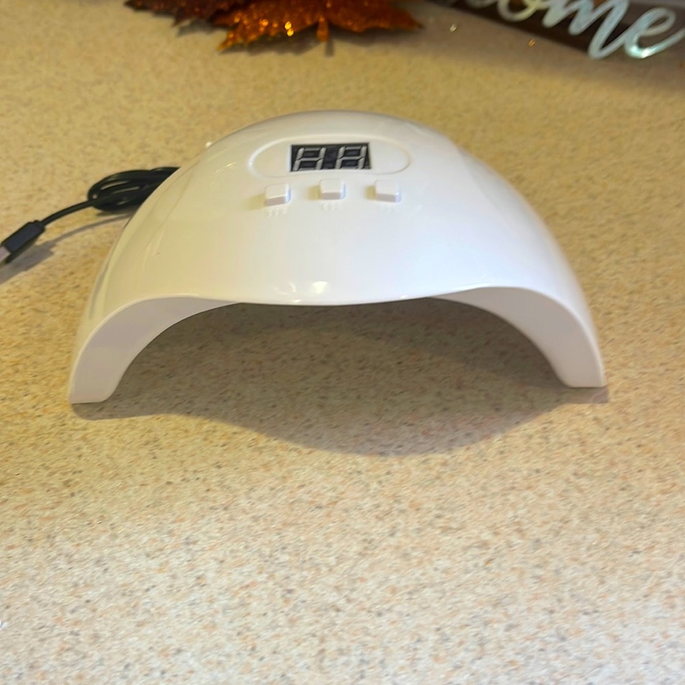 Nail lamp